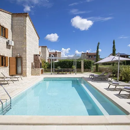 Paradis 13 *
