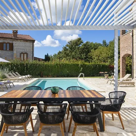 Paradis 13 *